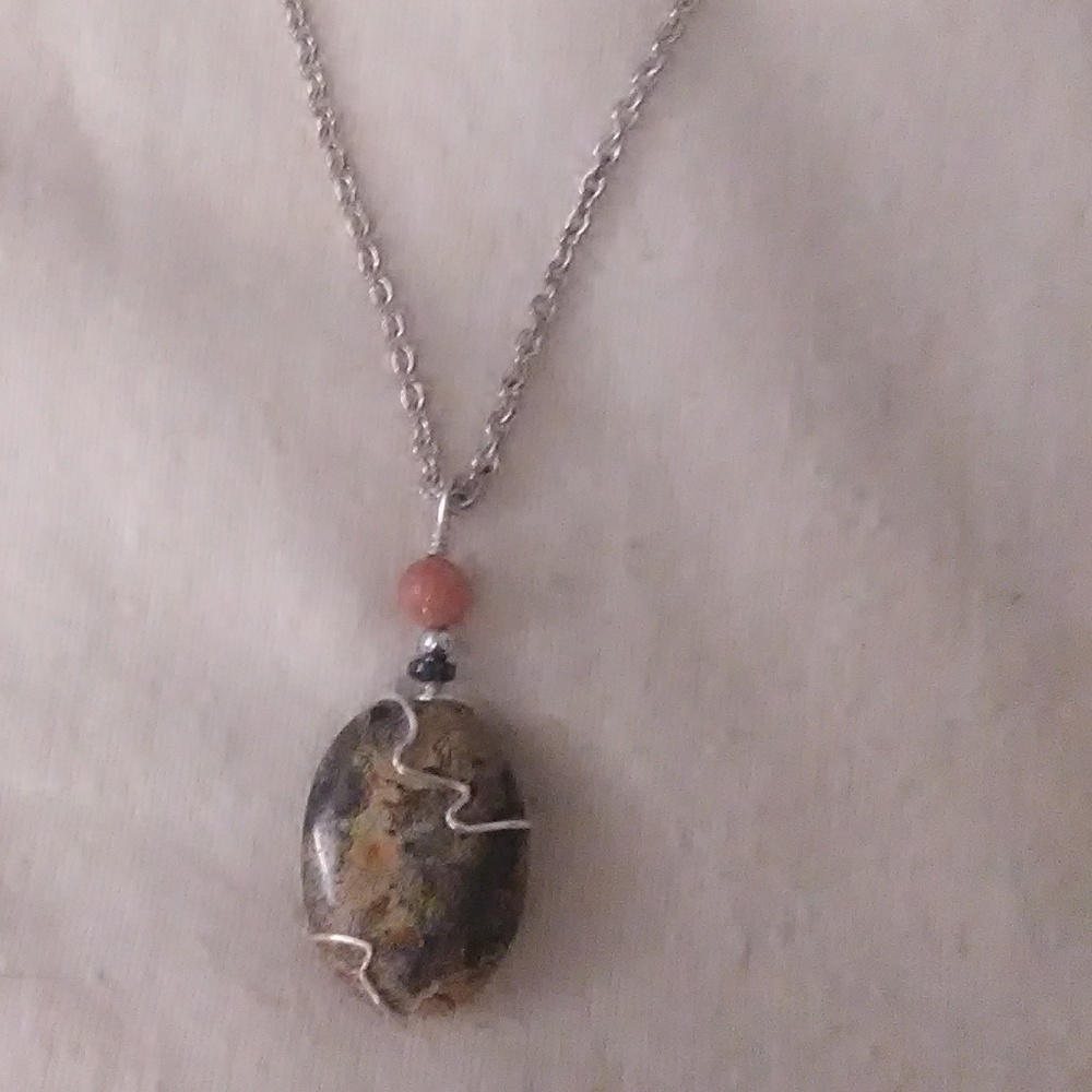 TM Art, silverplated wire wrap Ukanite w/accents